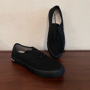 SeaVees Legend Sneaker Standard // black on black sz 11